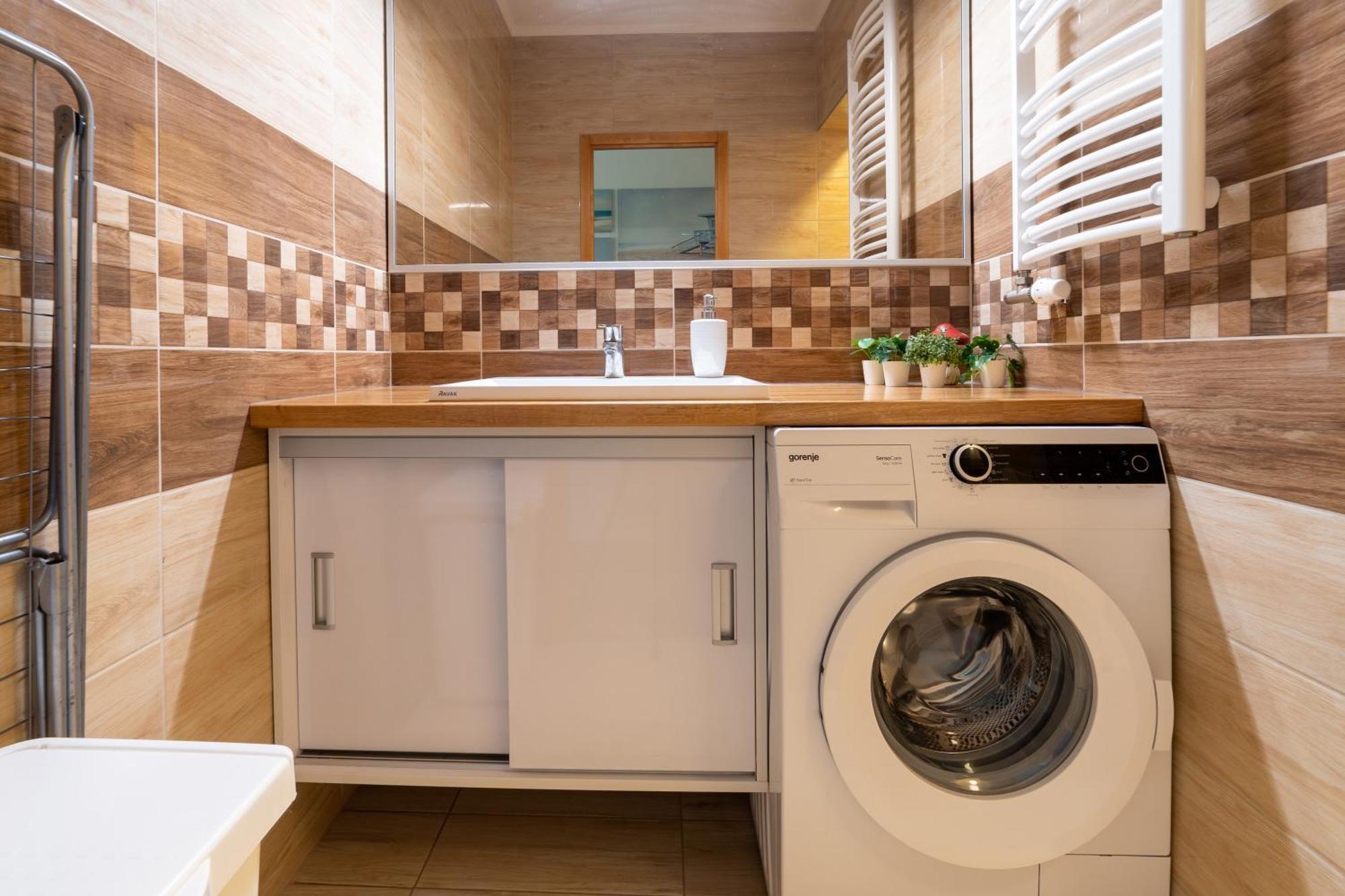 Comfort 14 -- Stylish City Apartment Netflix, Wi-Fi & Parking Miskolc Exterior foto